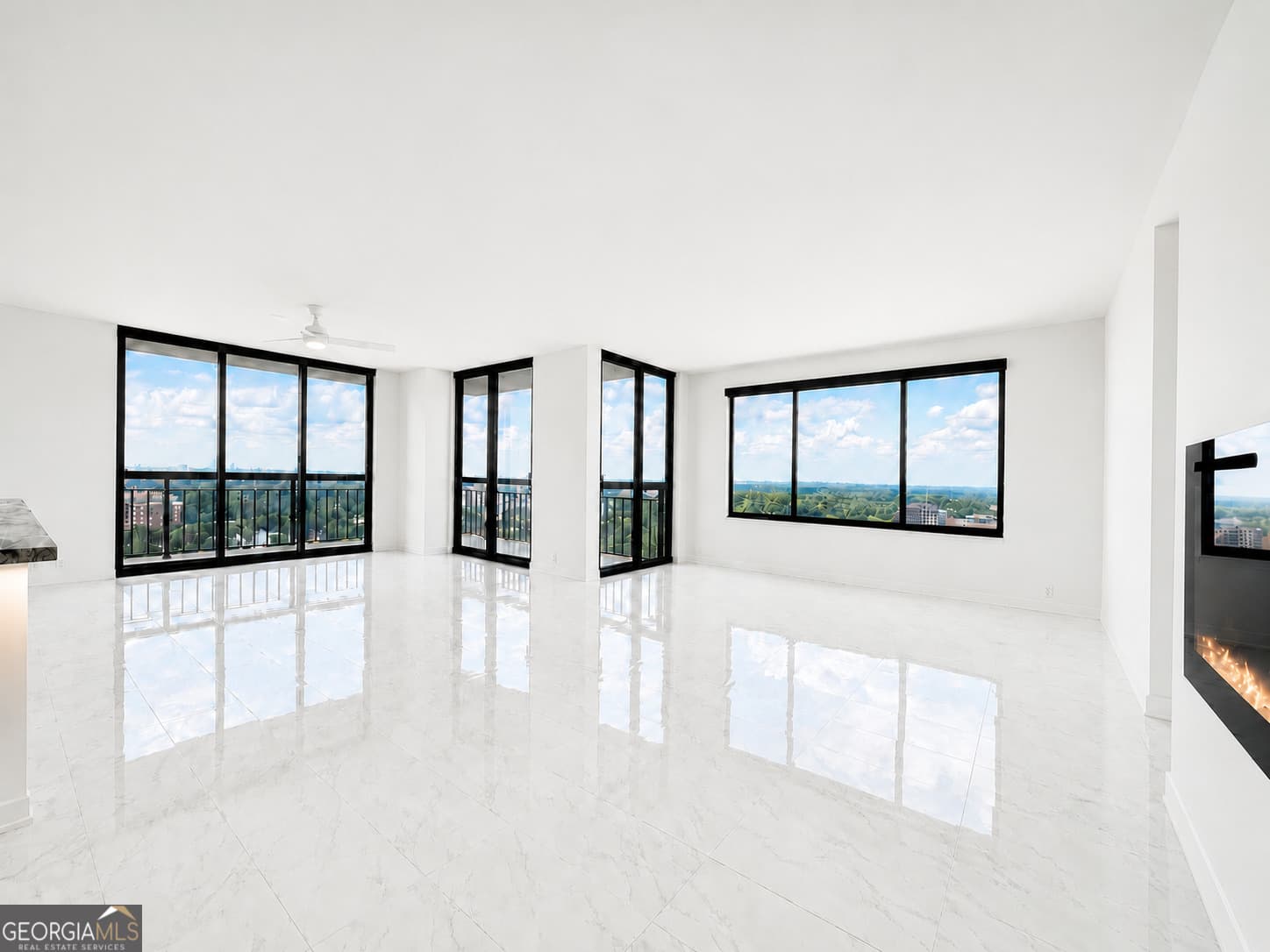 3 bedroom, 3 bathroom, 2,100 sq ft condominium for sale at 3481 Lakeside Drive APT P201, Atlanta, GA 30326 — photo 1 of 44