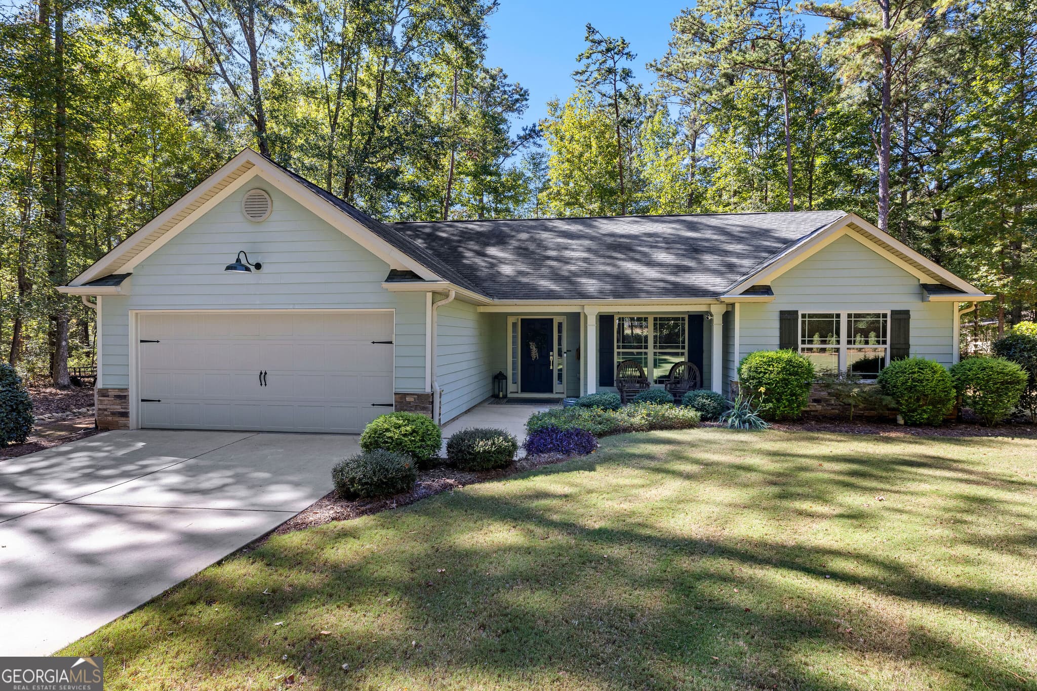 4 bedroom, 2 bathroom, 1,830 sq ft single family residence for sale at 27 Palmetto Tyrone Road, Newnan, GA 30265 — photo 1 of 36