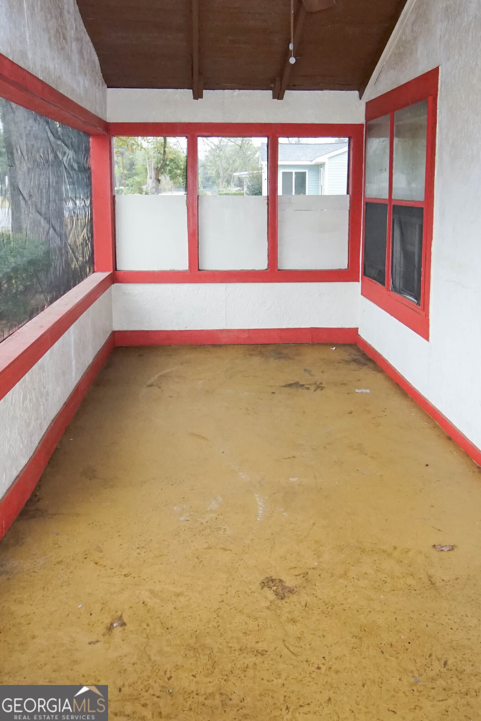 2 bedroom, 1 bathroom, 800 sq ft single family residence under contract at 28 E Mlk Jr Avenue, Lakeland, GA 31635 — photo 7