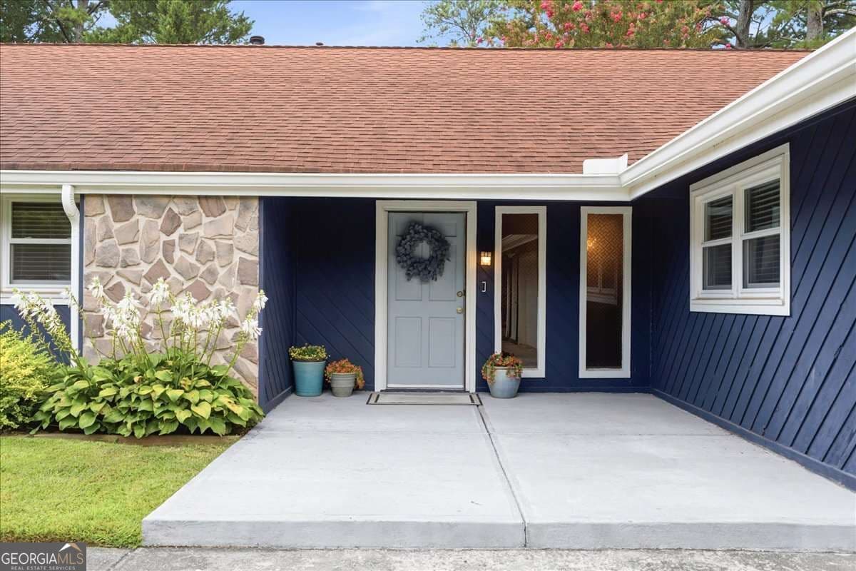 4 bedroom, 2.5 bathroom, 2,553 sq ft single family residence for sale at 3772 Ardsley Court, Marietta, GA 30062 — photo 3