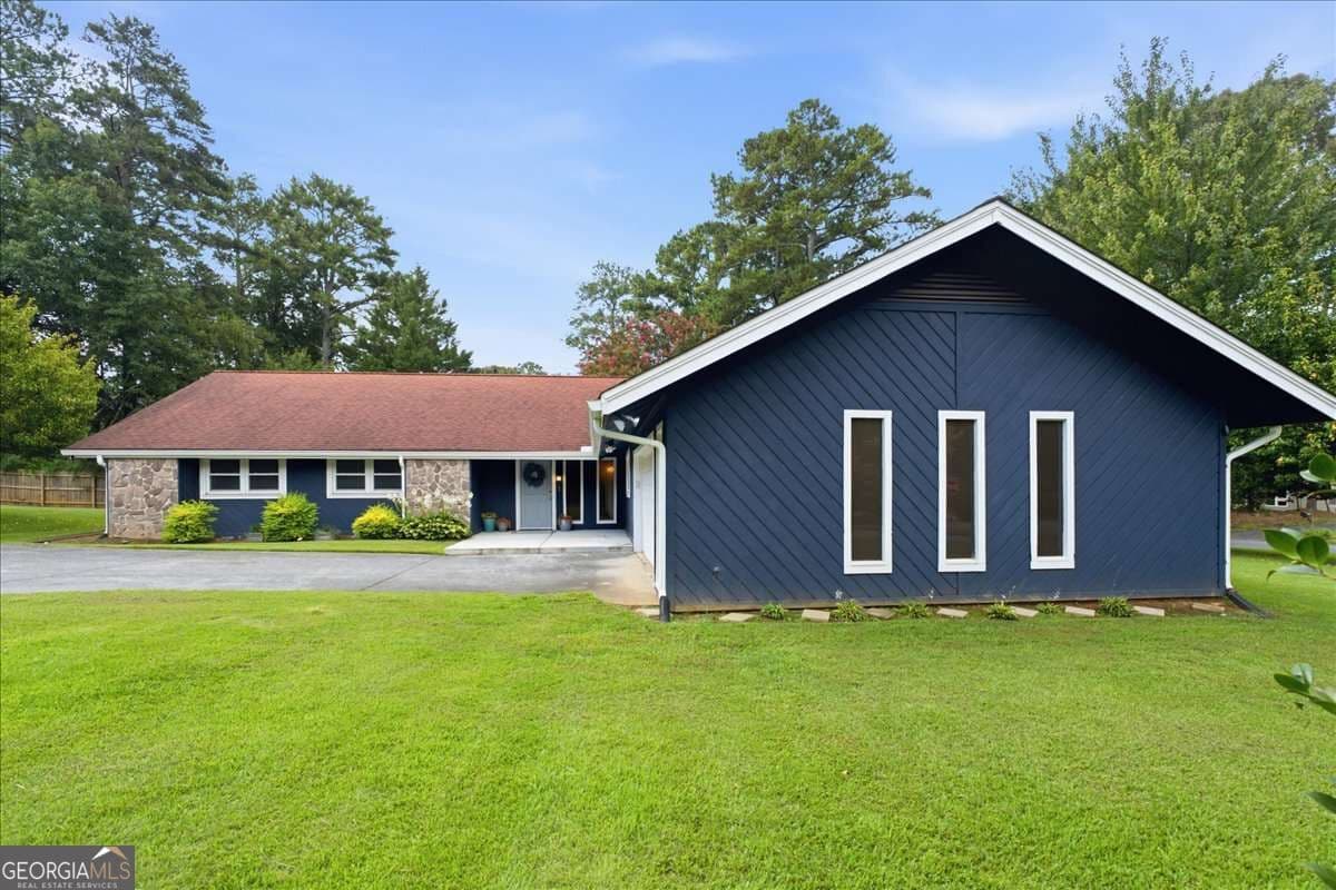 4 bedroom, 2.5 bathroom, 2,553 sq ft single family residence for sale at 3772 Ardsley Court, Marietta, GA 30062 — photo 1 of 49