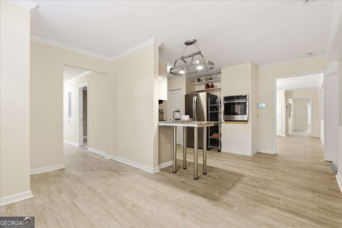 4 bedroom, 2.5 bathroom, 2,553 sq ft single family residence for sale at 3772 Ardsley Court, Marietta, GA 30062 — photo 8