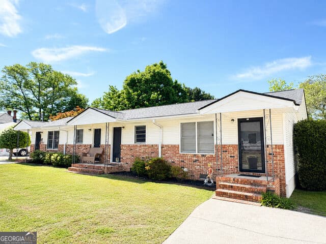 2 bedroom, 1 bathroom duplex for rent at 129 Rhudy Street 129, Carrollton, GA 30117 for $1,350 a month — photo 1 of 3