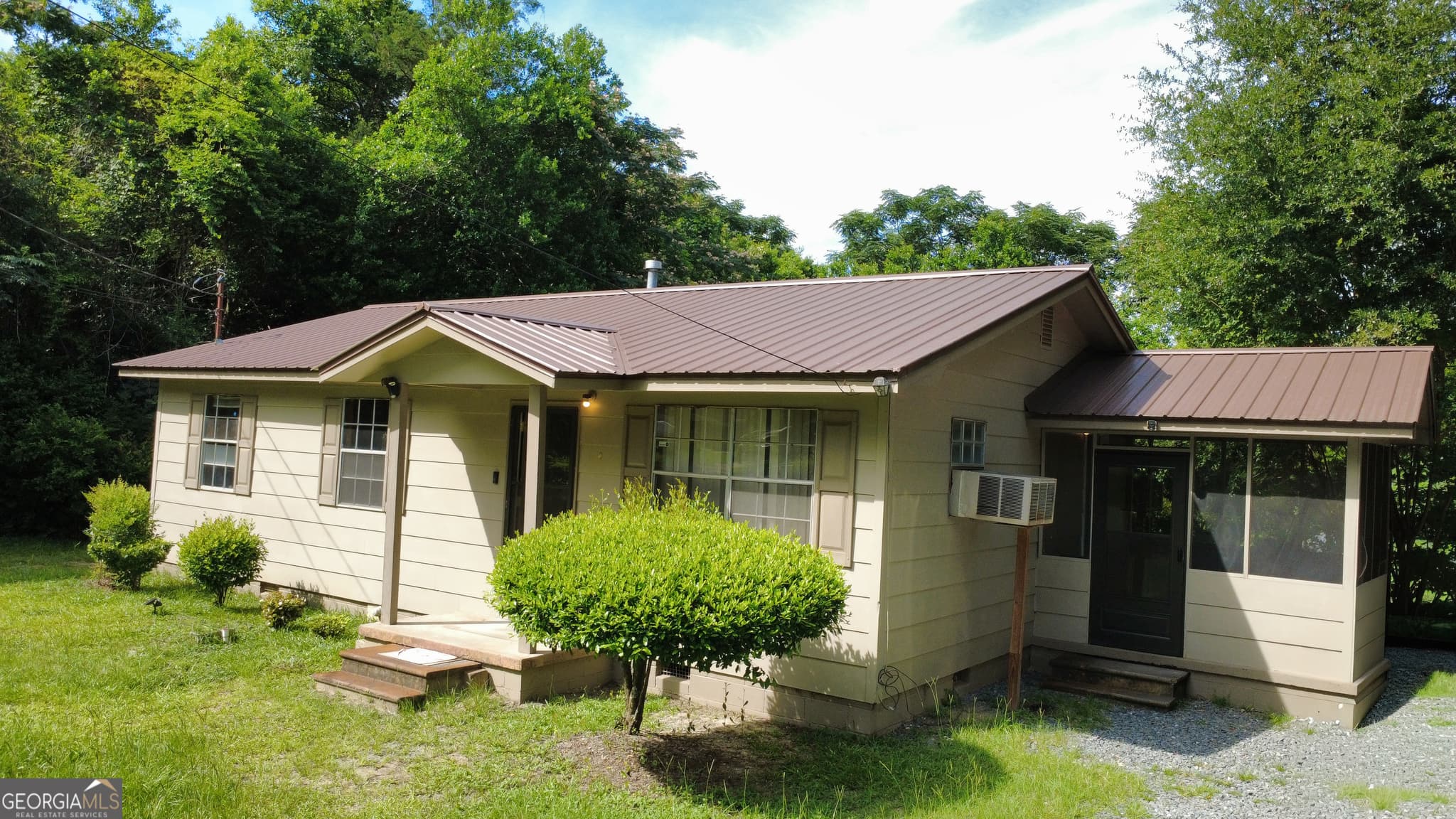 3 bedroom, 1 bathroom, 950 sq ft single family residence for sale at 502 Kaigler Street, Oglethorpe, GA 31068 — photo 6