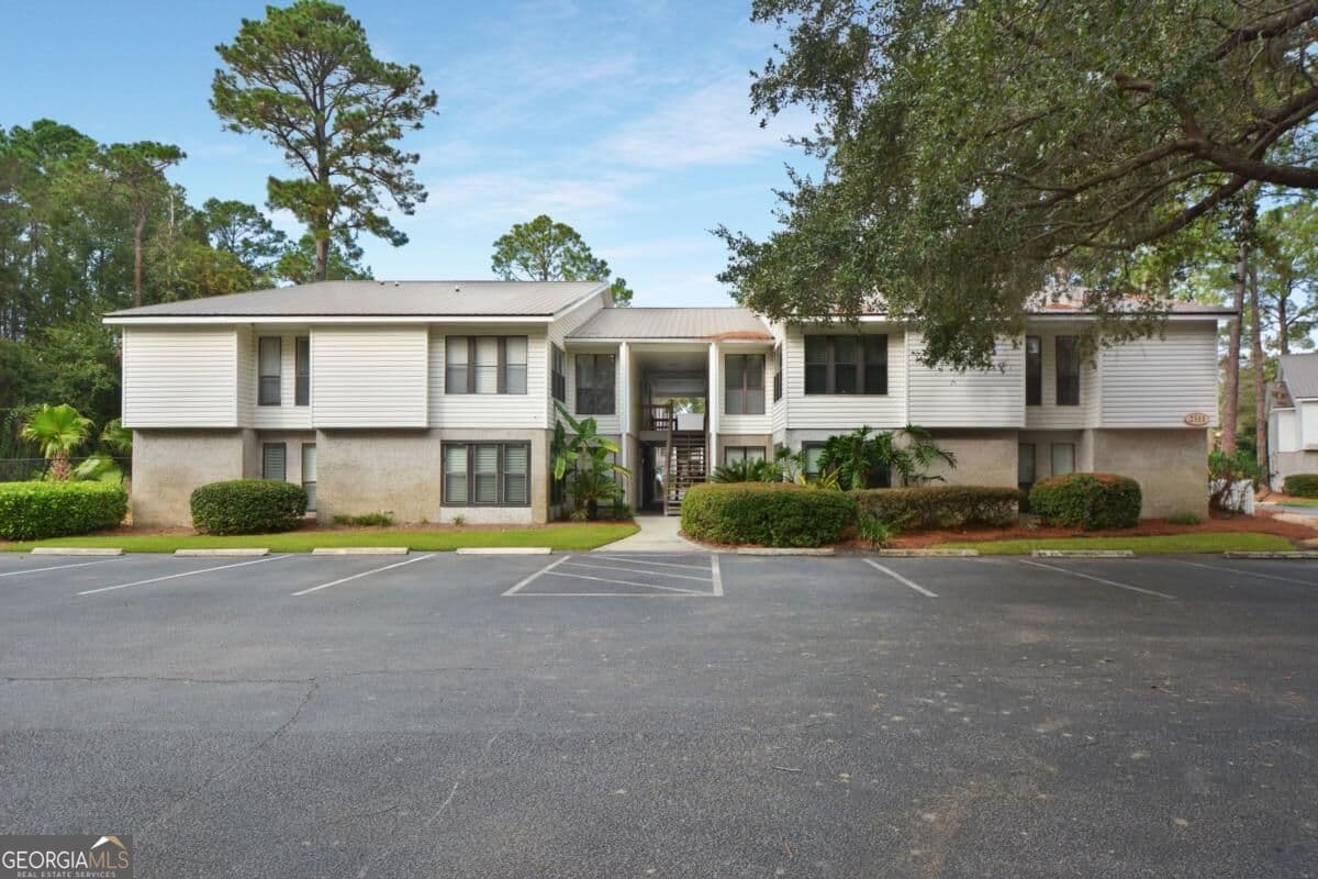 3 bedroom, 2 bathroom, 1,400 sq ft condominium for sale at 2511 Demere Road, St. Simons, GA 31522 — photo 2