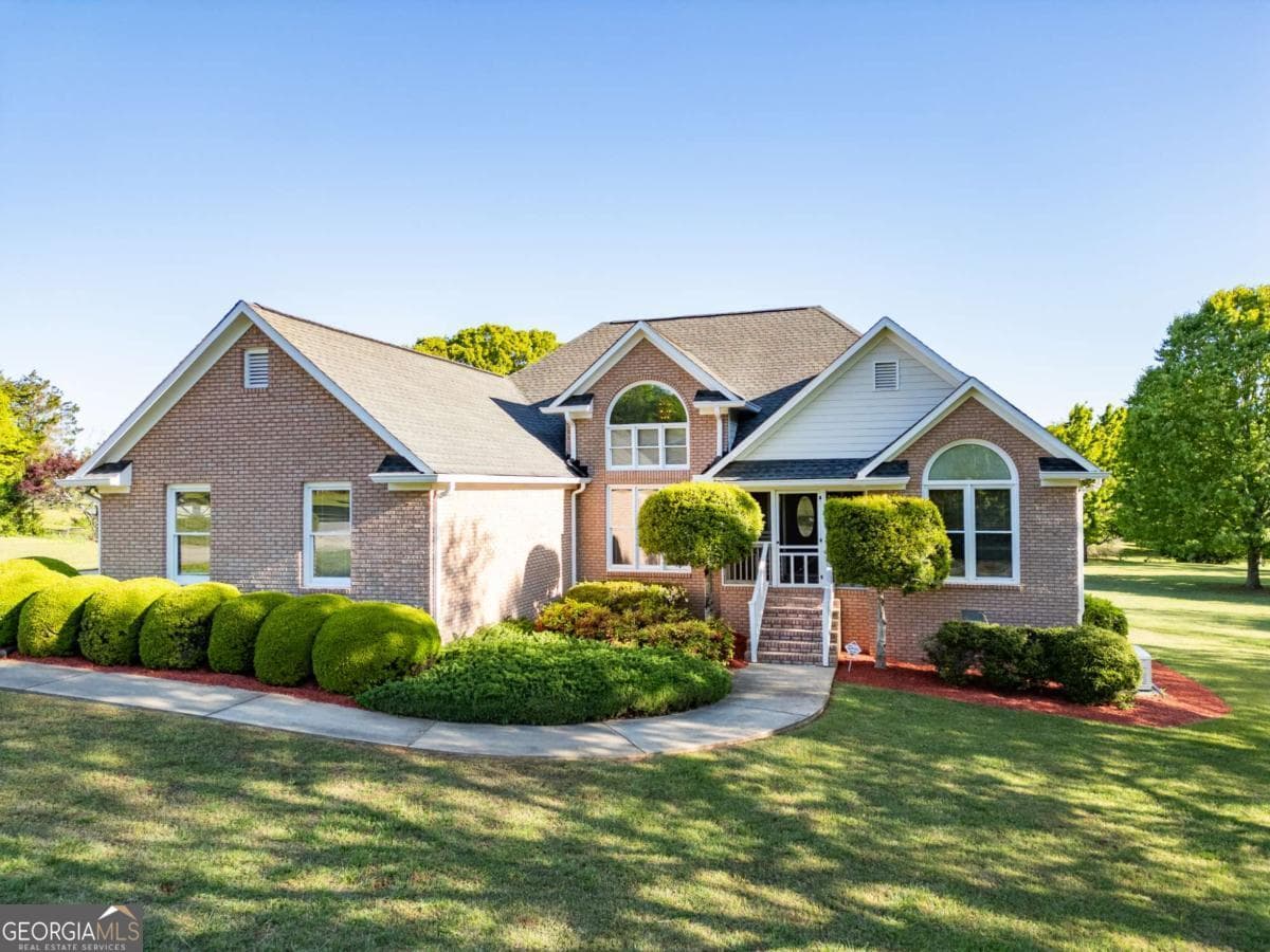 3 bedroom, 2 bathroom, 1,768 sq ft single family residence sold at 185 Peachtree Lane, Athens, GA 30607