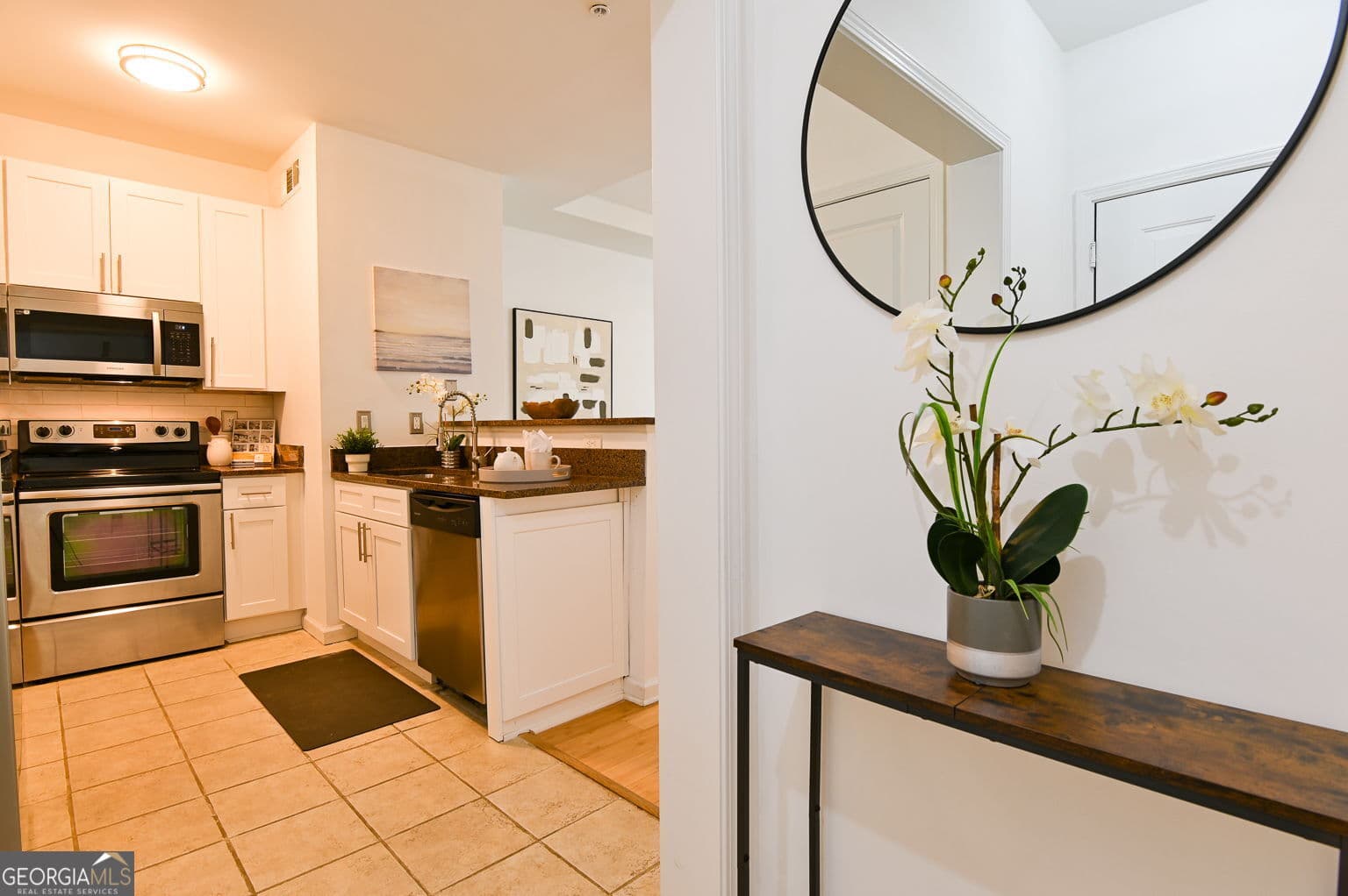 2 bedroom, 1 bathroom, 900 sq ft condominium for sale at 821 Ralph McGill Boulevard APT 2416, Atlanta, GA 30306 — photo 5