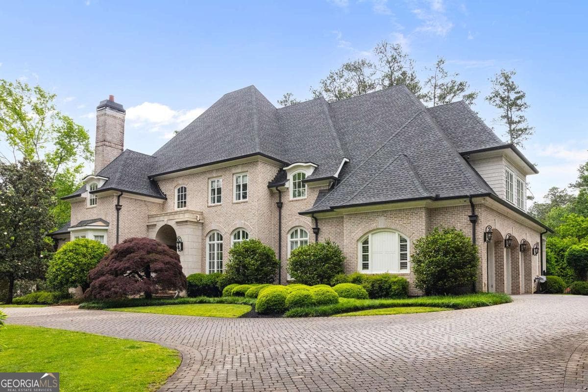 6 bedroom, 7.5 bathroom, 9,388 sq ft single family residence sold at 755 Heards Ferry Road, Atlanta, GA 30328