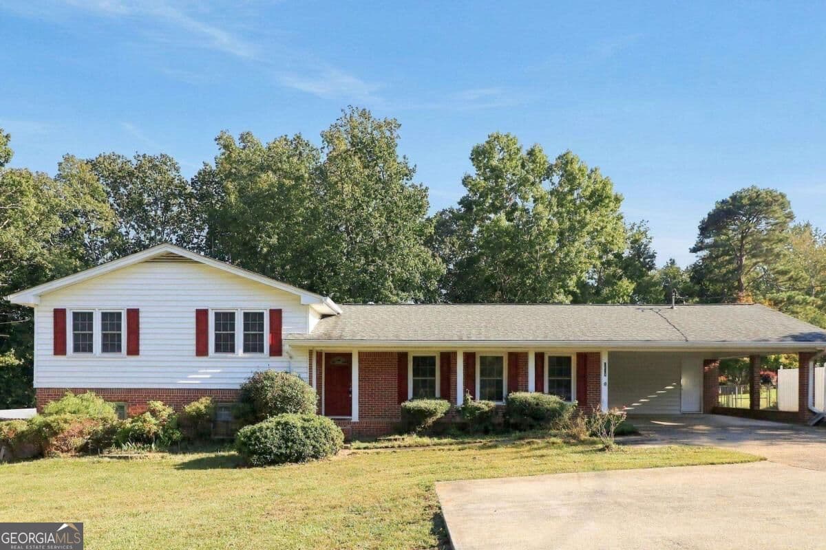 3 bedroom, 2 bathroom single family residence for rent at 5639 Stewart Mill Road, Douglasville, GA 30135 for $1,865 a month — photo 2