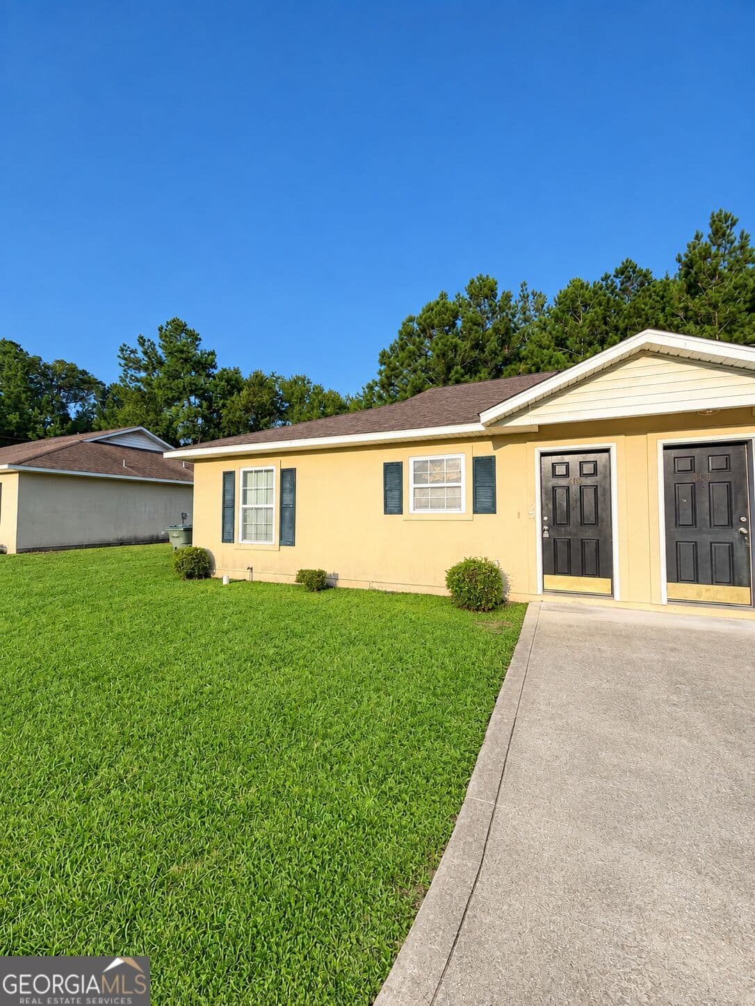 2 bedroom, 2 bathroom, 1,013 sq ft duplex for rent at 410 E Lawnwood Court, Kingsland, GA 31548 for $1,200 a month