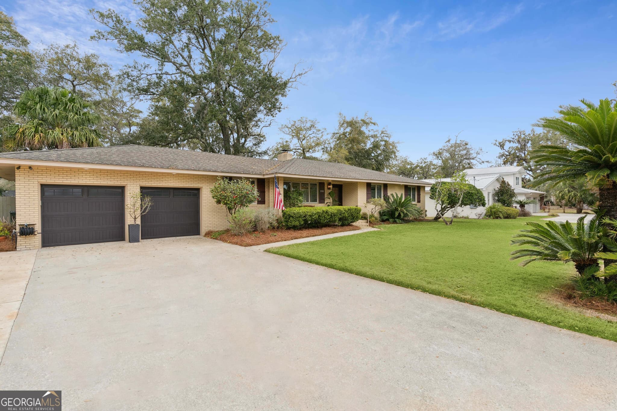 4 bedroom, 3 bathroom, 2,382 sq ft single family residence for sale at 519 Wesley Oak Circle, St. Simons, GA 31522 — photo 3