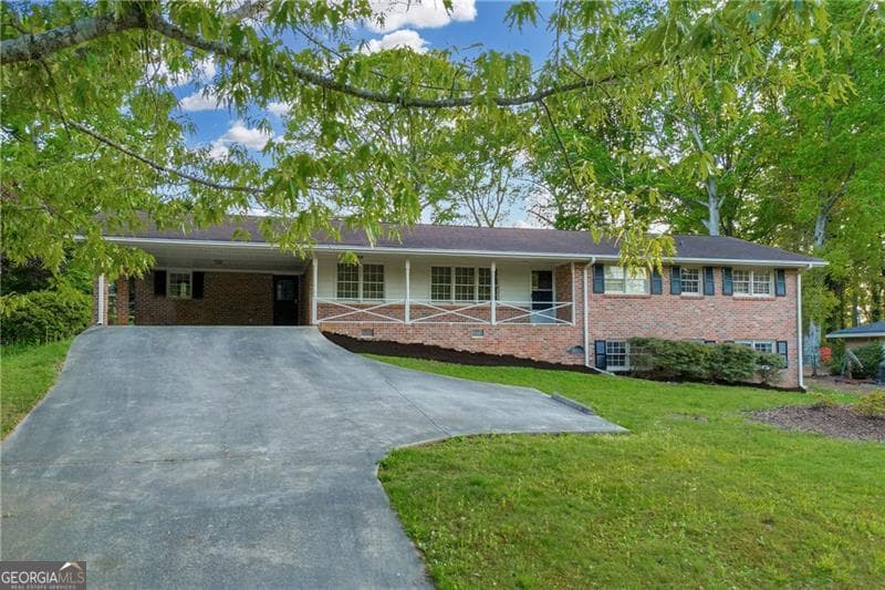3 bedroom, 2 bathroom, 1,737 sq ft single family residence sold at 2027 Kensington High Street, Lilburn, GA 30047
