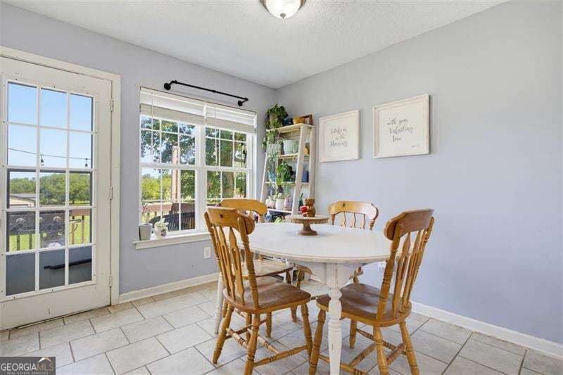 3 bedroom, 2 bathroom, 1,296 sq ft single family residence for sale at 120 Fieldcrest Drive, Calhoun, GA 30701 — photo 7