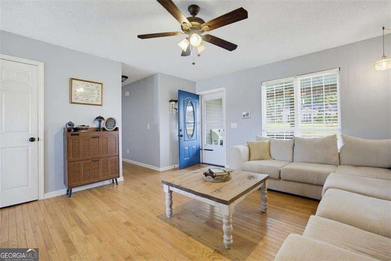 3 bedroom, 2 bathroom, 1,296 sq ft single family residence for sale at 120 Fieldcrest Drive, Calhoun, GA 30701 — photo 4