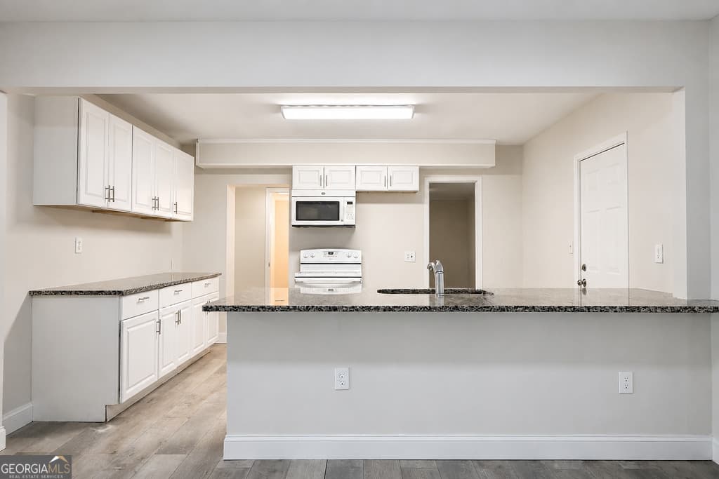 3 bedroom, 3 bathroom, 1,715 sq ft single family residence for sale at 1806 Maple Street, Carrollton, GA 30117 — photo 10