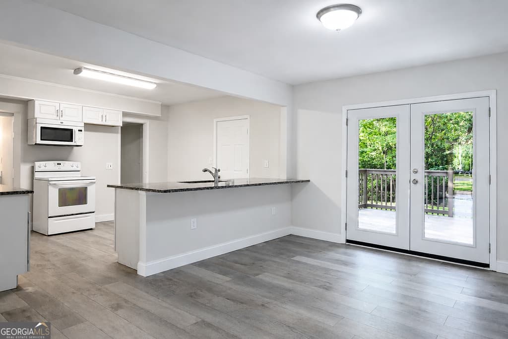 3 bedroom, 3 bathroom, 1,715 sq ft single family residence for sale at 1806 Maple Street, Carrollton, GA 30117 — photo 8