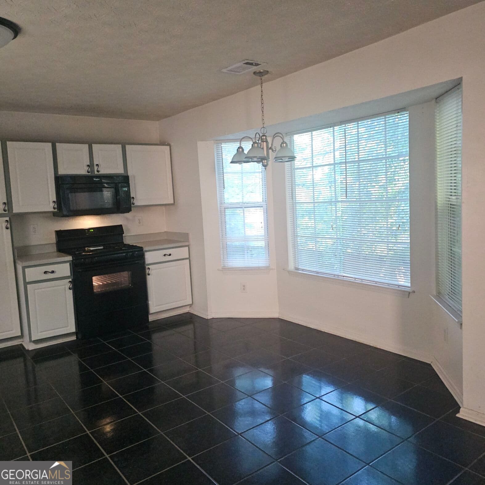 3 bedroom, 2.5 bathroom, 1,856 sq ft single family residence for sale at 840 Revena Drive, Austell, GA 30168 — photo 7