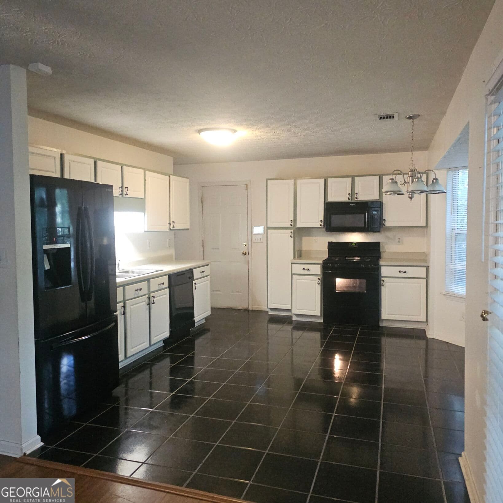 3 bedroom, 2.5 bathroom, 1,856 sq ft single family residence for sale at 840 Revena Drive, Austell, GA 30168 — photo 8