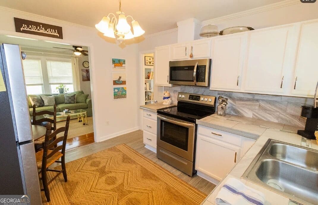 2 bedroom, 1 bathroom, 792 sq ft single family residence under contract at 31 N Easy Street, Statesboro, GA 30458 — photo 5