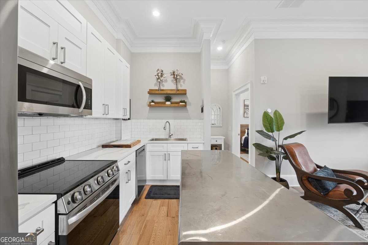 1 bedroom, 1 bathroom, 705 sq ft condominium for sale at 200 W Washington Street UNIT D, Madison, GA 30650 — photo 6