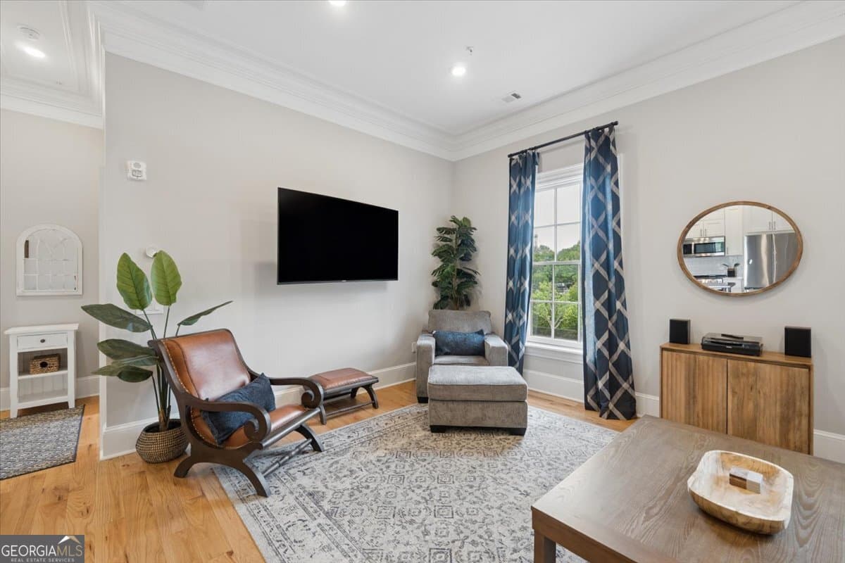 1 bedroom, 1 bathroom, 705 sq ft condominium for sale at 200 W Washington Street UNIT D, Madison, GA 30650 — photo 3