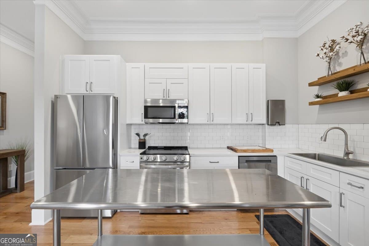 1 bedroom, 1 bathroom, 705 sq ft condominium for sale at 200 W Washington Street UNIT D, Madison, GA 30650 — photo 5