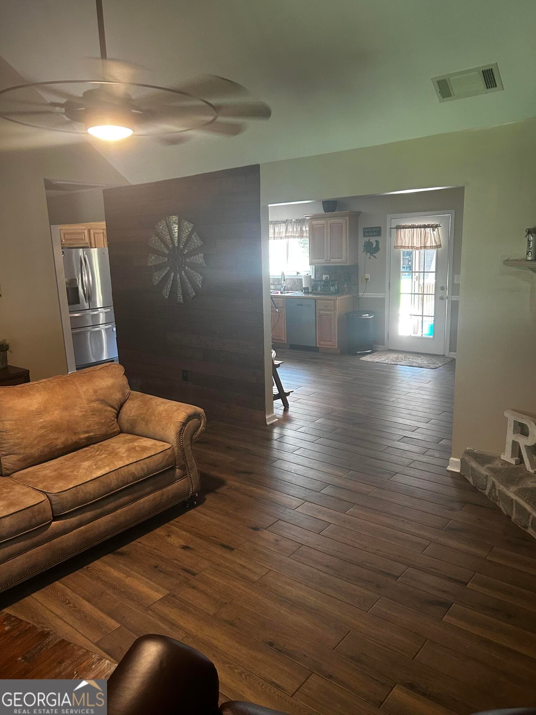 3 bedroom, 2 bathroom, 1,646 sq ft single family residence for sale at 215 Iron Hill Road, Taylorsville, GA 30178 — photo 3