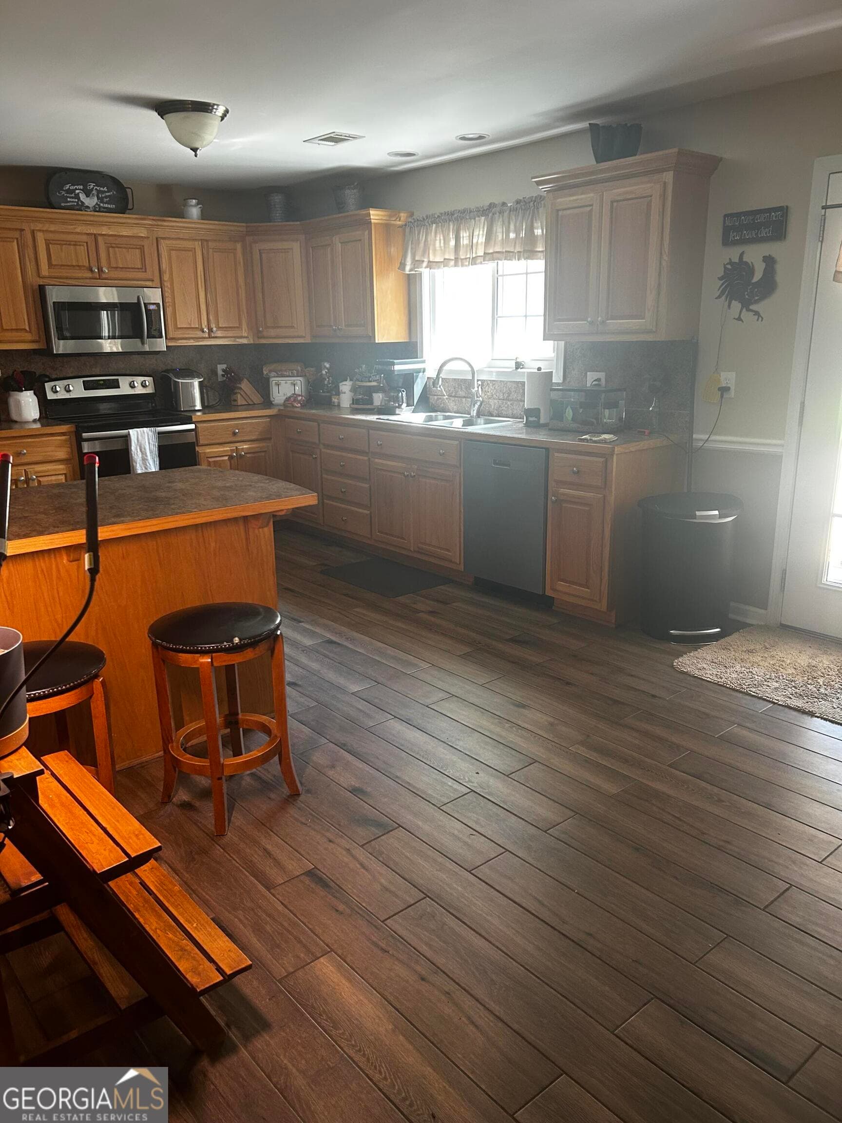 3 bedroom, 2 bathroom, 1,646 sq ft single family residence for sale at 215 Iron Hill Road, Taylorsville, GA 30178 — photo 5