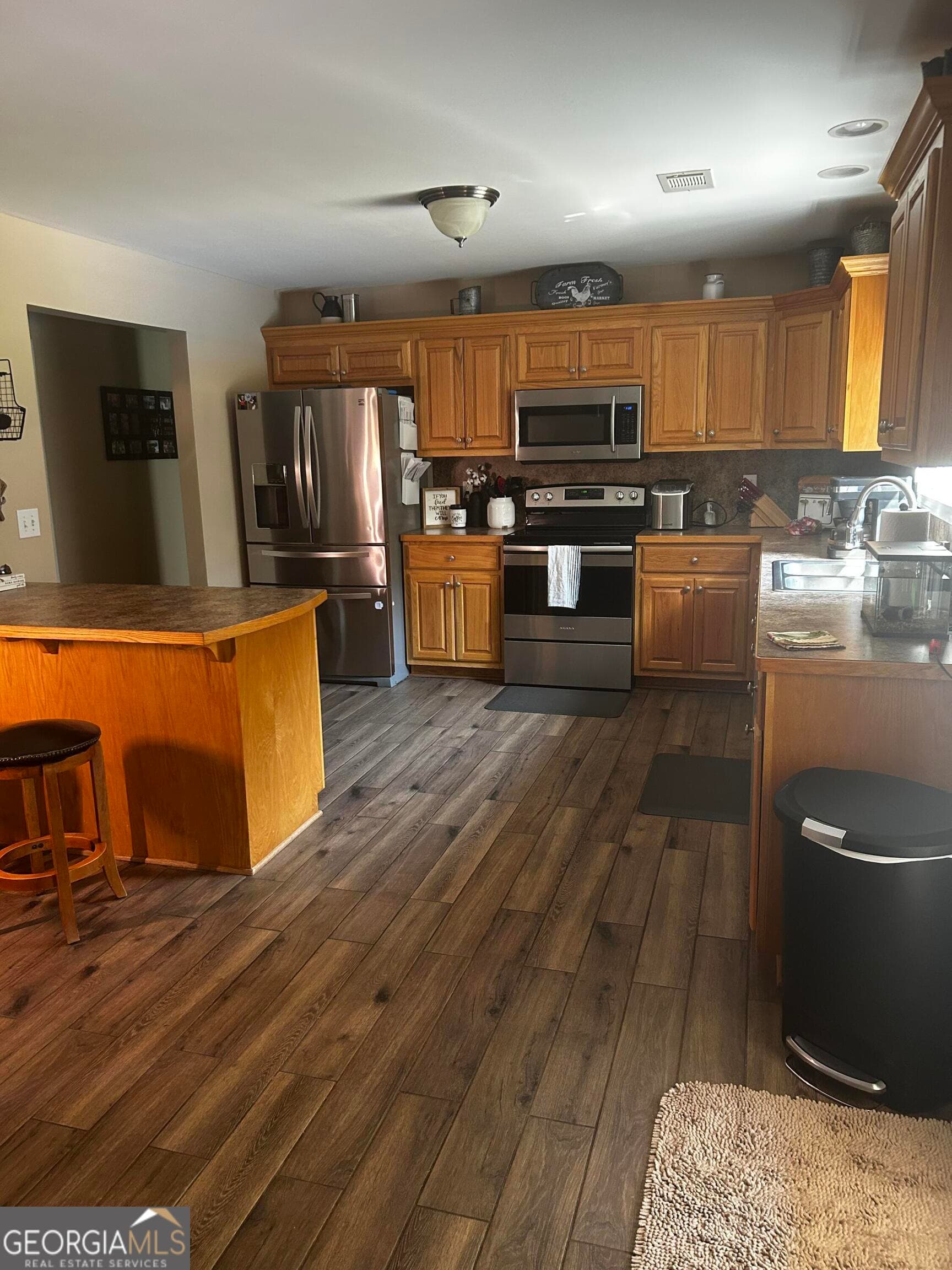 3 bedroom, 2 bathroom, 1,646 sq ft single family residence for sale at 215 Iron Hill Road, Taylorsville, GA 30178 — photo 4