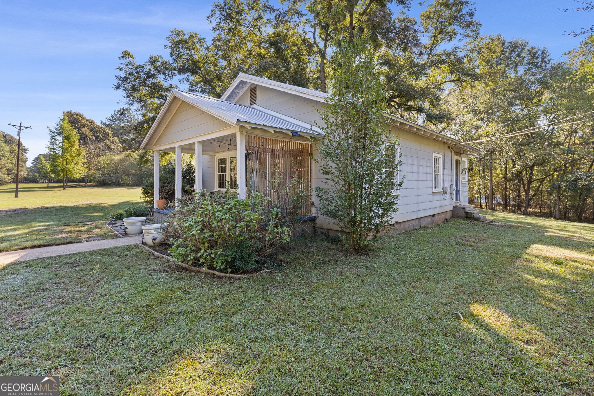 2 bedroom, 1 bathroom, 1,064 sq ft single family residence for sale at 2410 S Barnett Shoals Road, Watkinsville, GA 30677 — photo 2