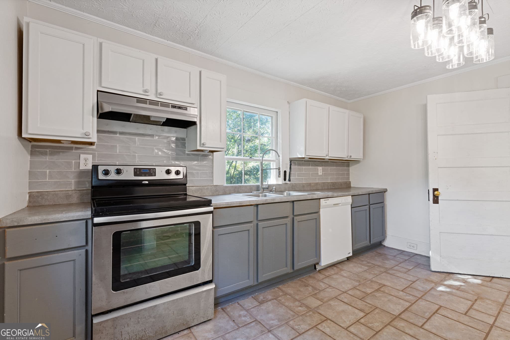 2 bedroom, 1 bathroom, 1,064 sq ft single family residence for sale at 2410 S Barnett Shoals Road, Watkinsville, GA 30677 — photo 9