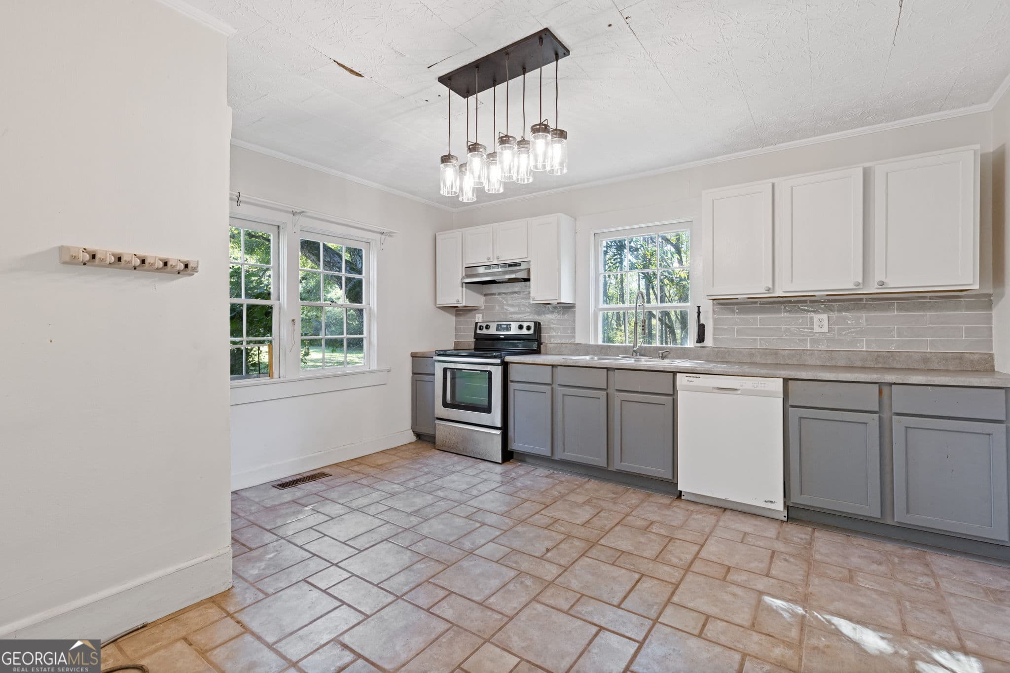 2 bedroom, 1 bathroom, 1,064 sq ft single family residence for sale at 2410 S Barnett Shoals Road, Watkinsville, GA 30677 — photo 8