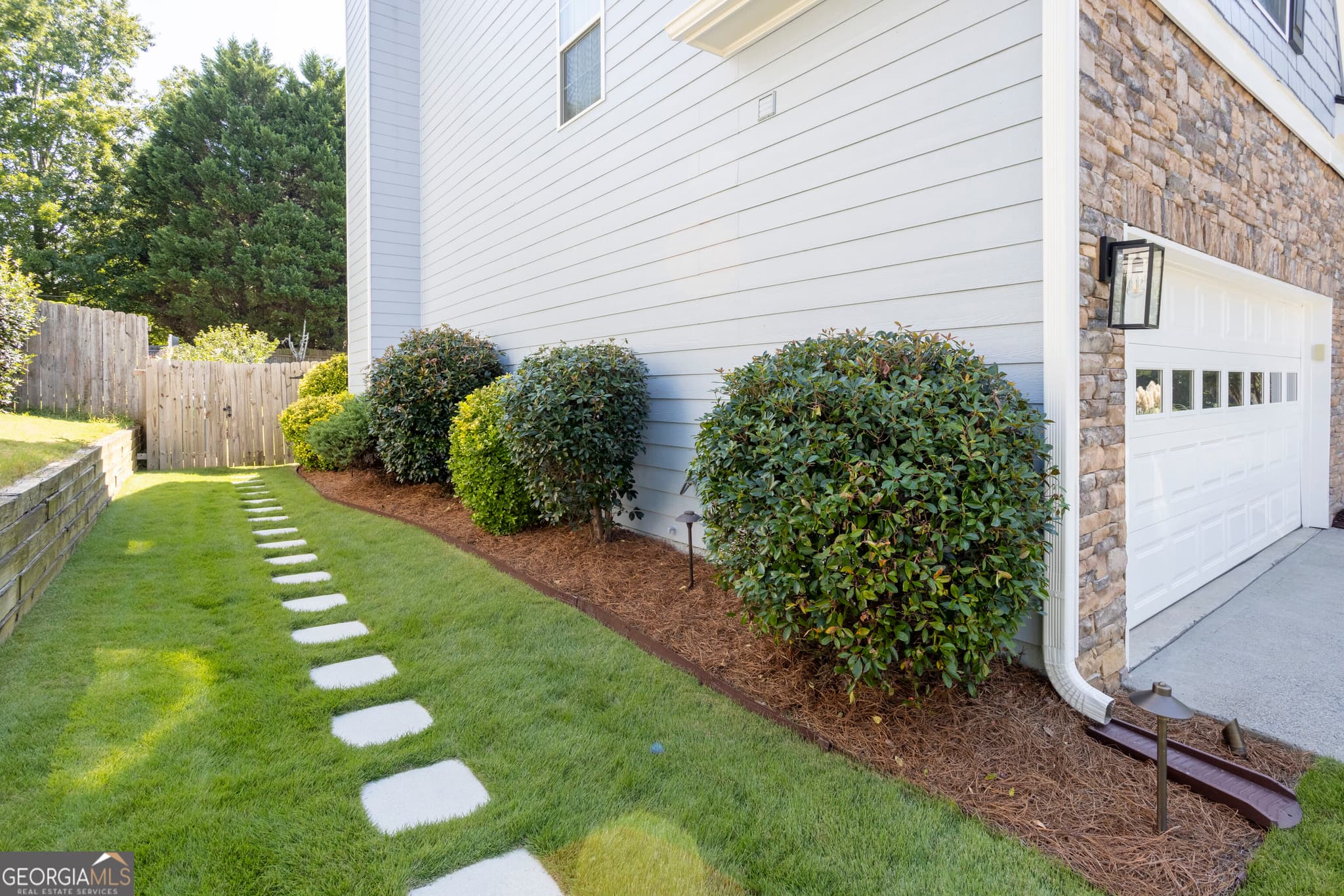 4 bedroom, 2.5 bathroom, 2,517 sq ft single family residence for sale at 640 Rock Elm Drive, Auburn, GA 30011 — photo 5