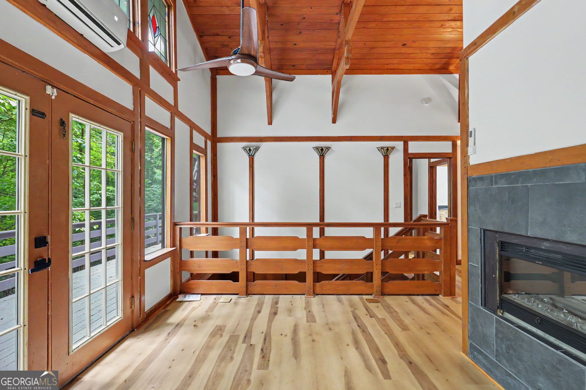 3 bedroom, 2.5 bathroom, 2,304 sq ft single family residence for sale at 996 Crestview Drive, Otto, NC 28763 — photo 6