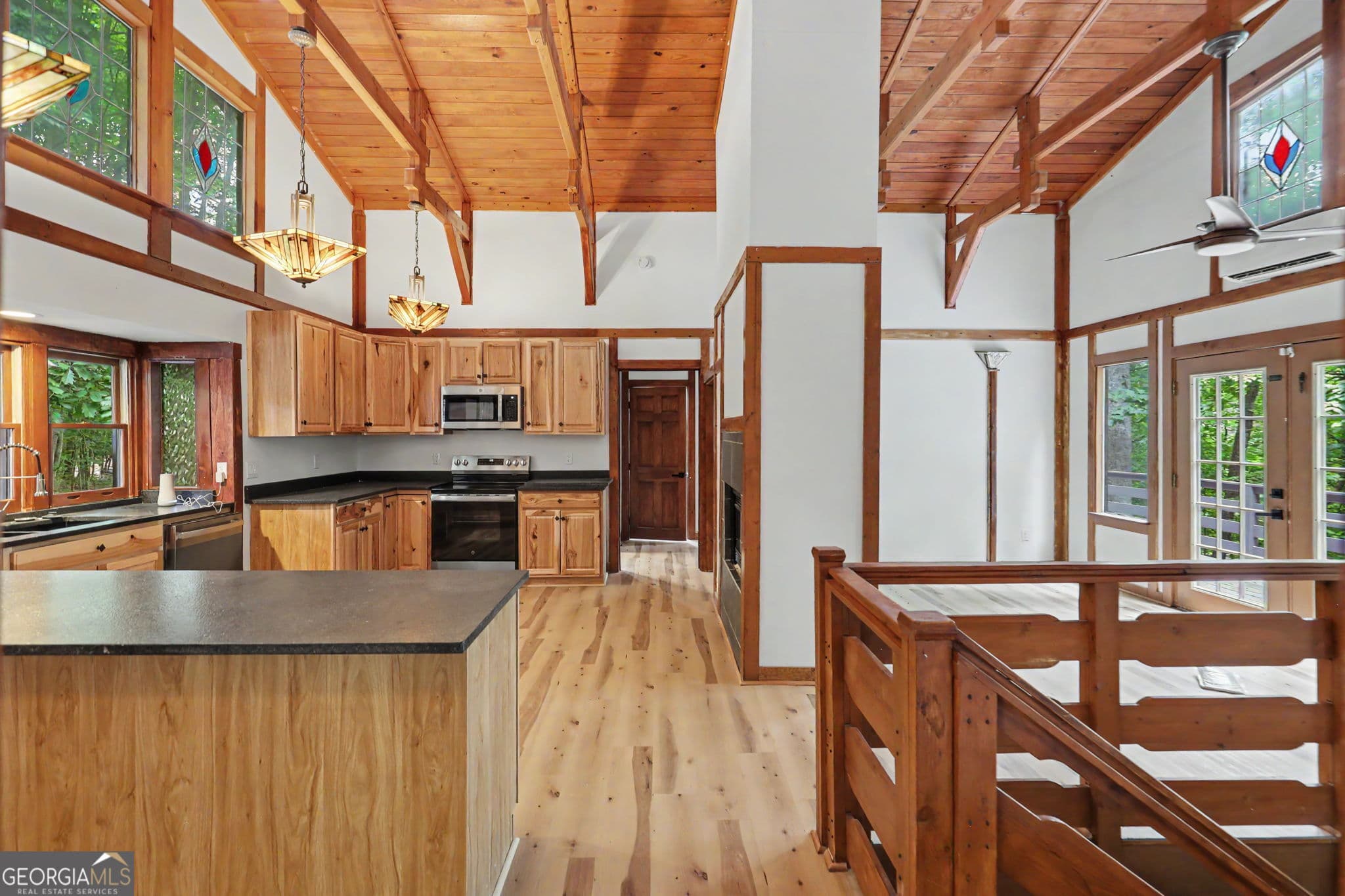 3 bedroom, 2.5 bathroom, 2,304 sq ft single family residence for sale at 996 Crestview Drive, Otto, NC 28763 — photo 7