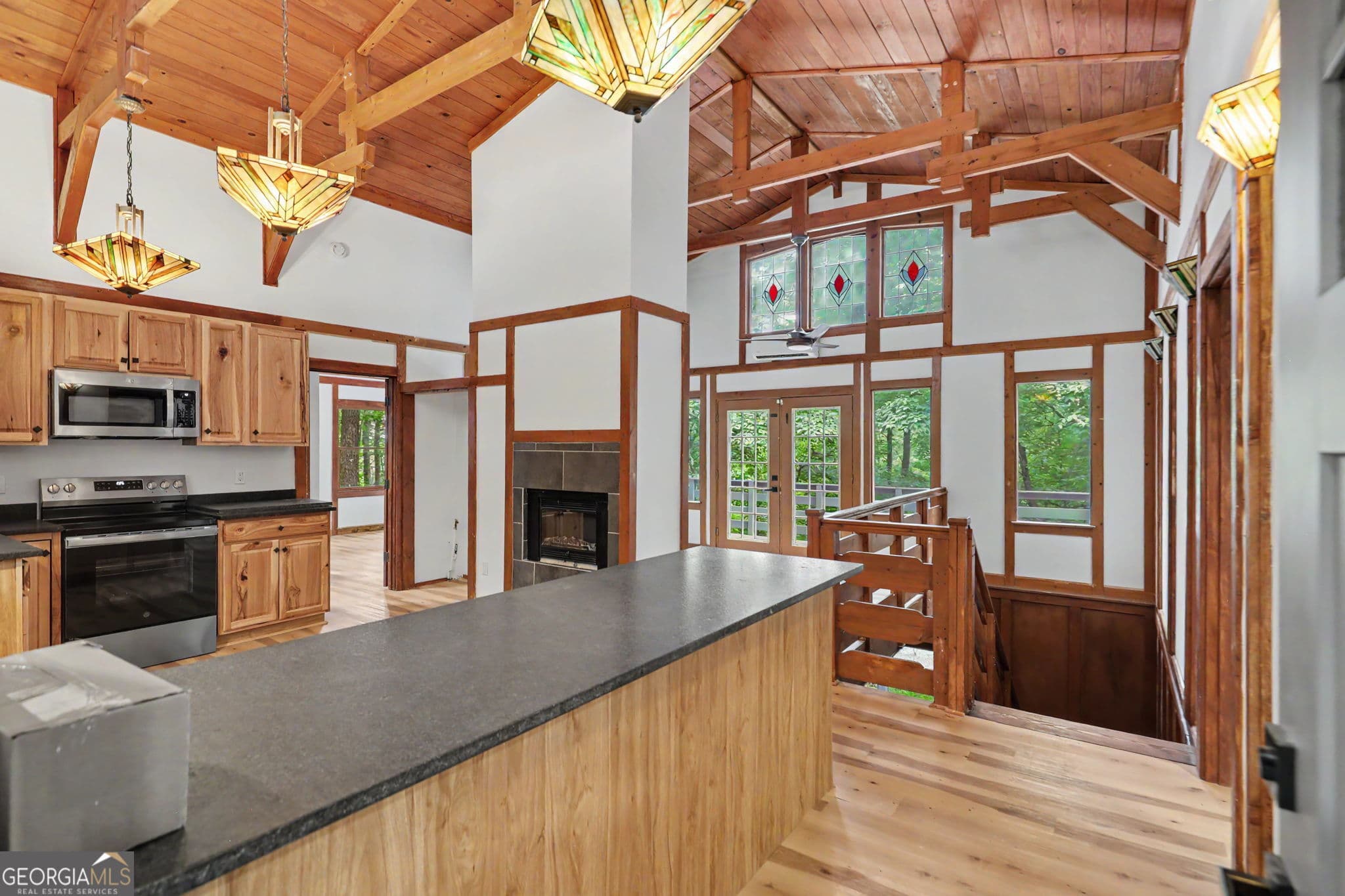 3 bedroom, 2.5 bathroom, 2,304 sq ft single family residence for sale at 996 Crestview Drive, Otto, NC 28763 — photo 8