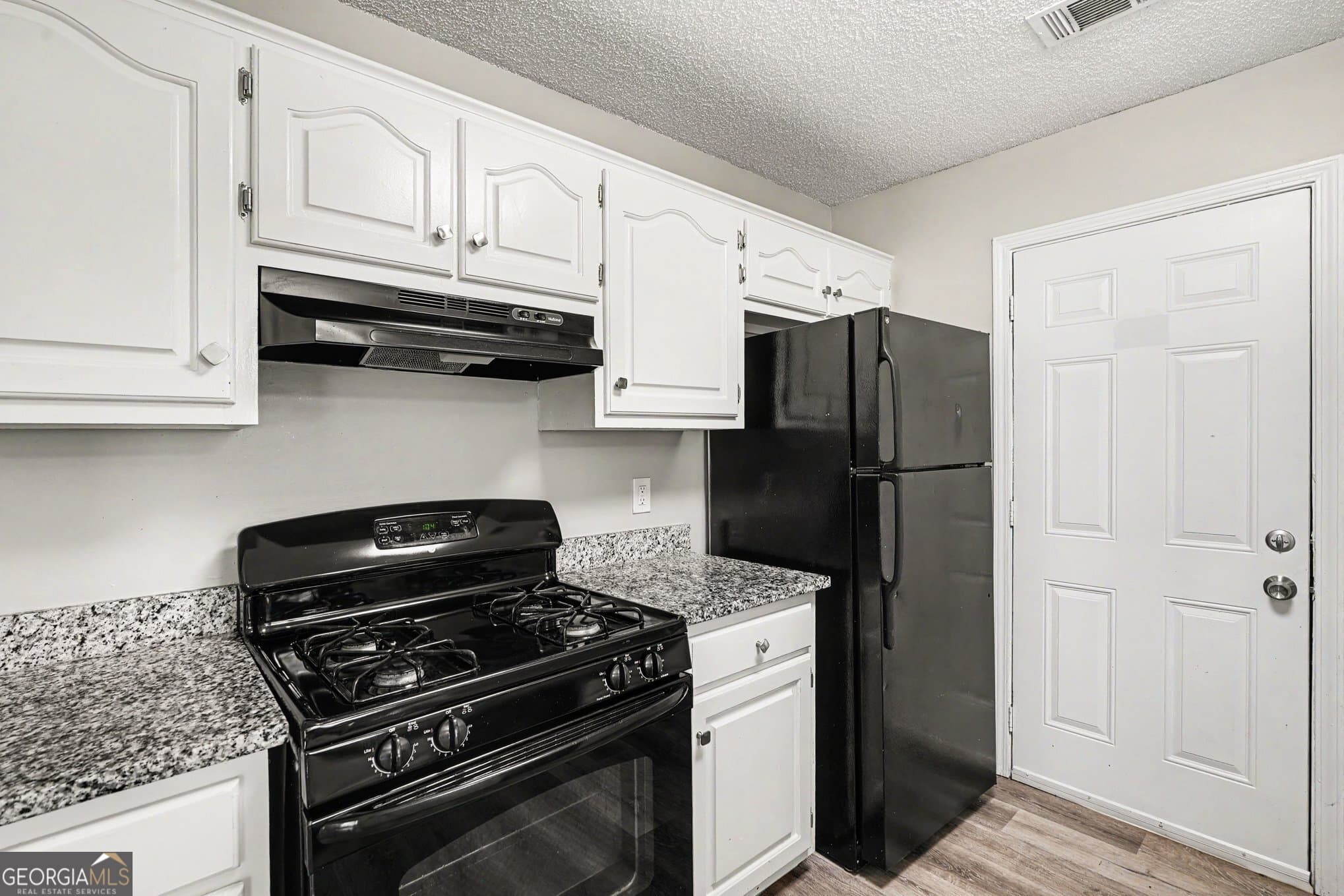 3 bedroom, 2 bathroom, 1,104 sq ft single family residence for sale at 1382 N Hampton Drive, Hampton, GA 30228 — photo 7