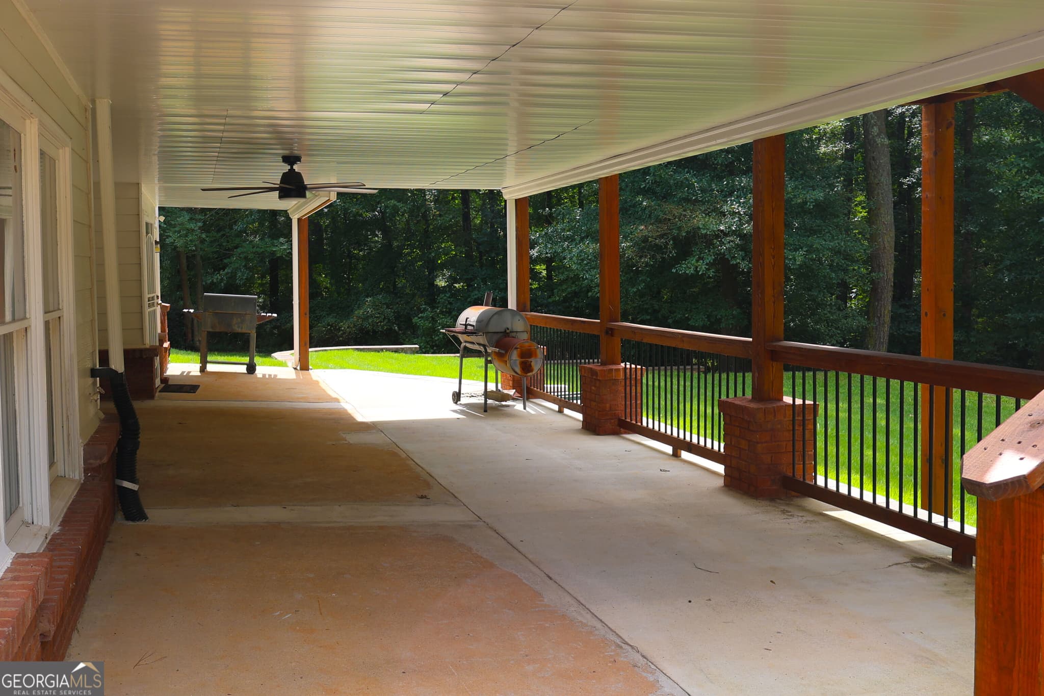 3 bedroom, 3 bathroom, 4,522 sq ft single family residence for sale at 2436 SE Staffordshire Way, Conyers, GA 30013 — photo 4