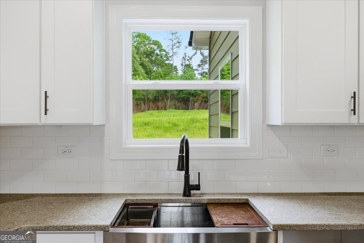 5 bedroom, 3 bathroom, 2,673 sq ft single family residence for sale at 4609 Rex Road, Stockbridge, GA 30281 — photo 10