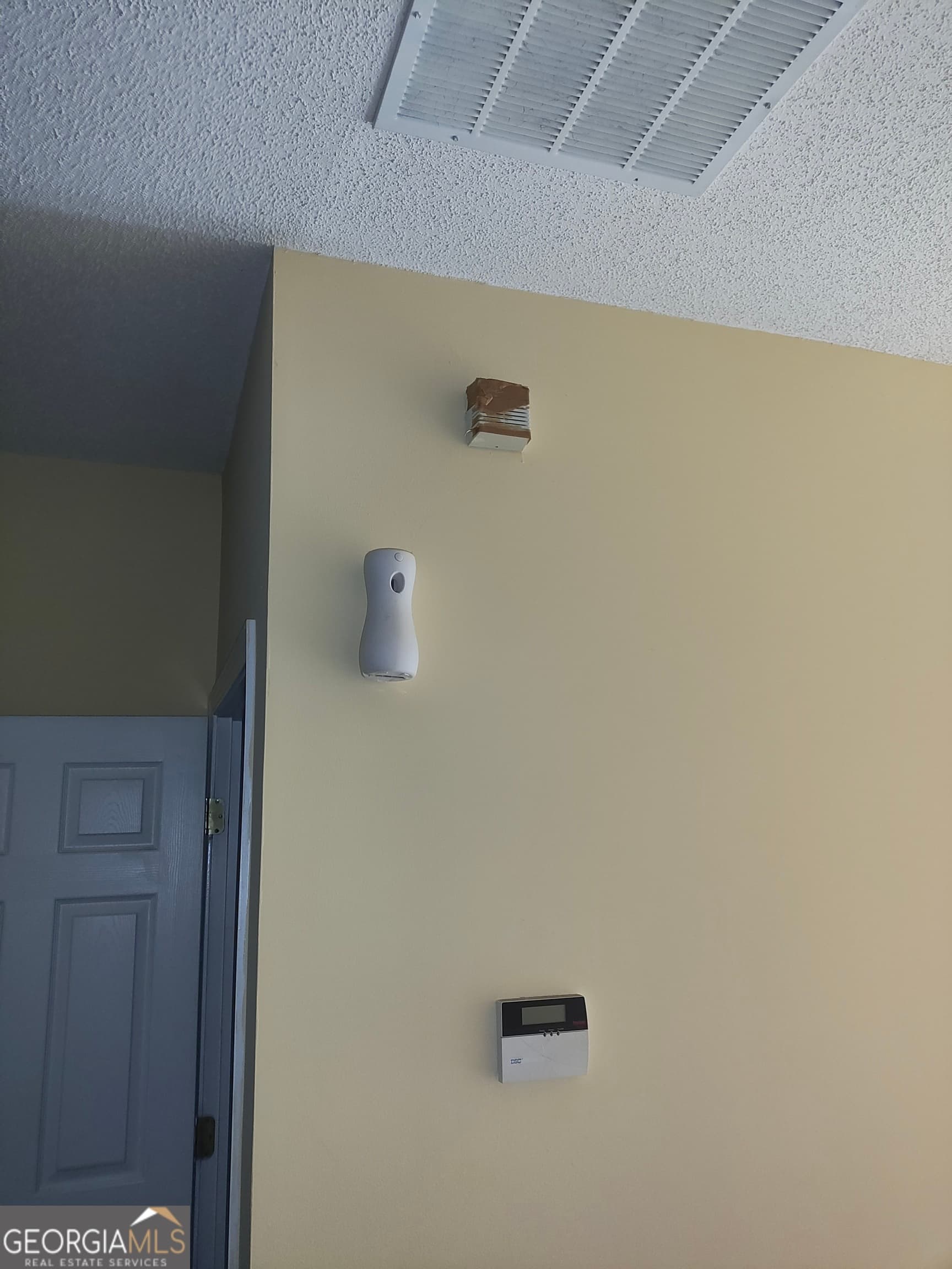 3 bedroom, 2.5 bathroom, 1,612 sq ft townhouse for rent at 7306 Bridlewood Court, Jonesboro, GA 30236 for $1,600 a month — photo 7