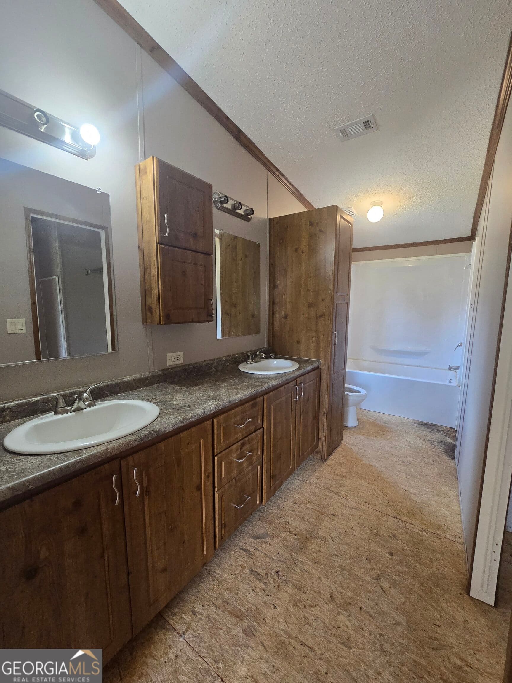 3 bedroom, 2 bathroom, 1,440 sq ft manufactured home,single family residence for sale at 542 Nails Creek Crossing, Royston, GA 30662 — photo 6