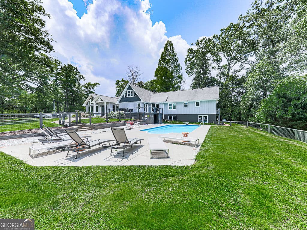 4 bedroom, 3 bathroom, 5,009 sq ft single family residence for sale at 121 Cider House Lane, Blue Ridge, GA 30513 — photo 3