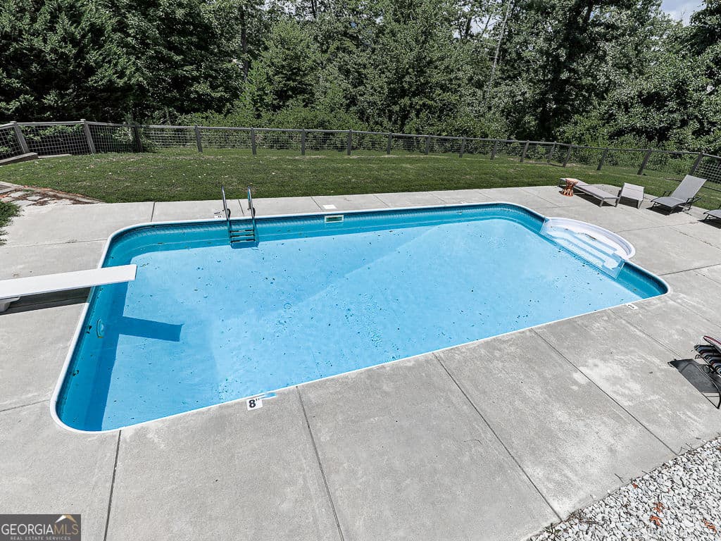 4 bedroom, 3 bathroom, 5,009 sq ft single family residence for sale at 121 Cider House Lane, Blue Ridge, GA 30513 — photo 4