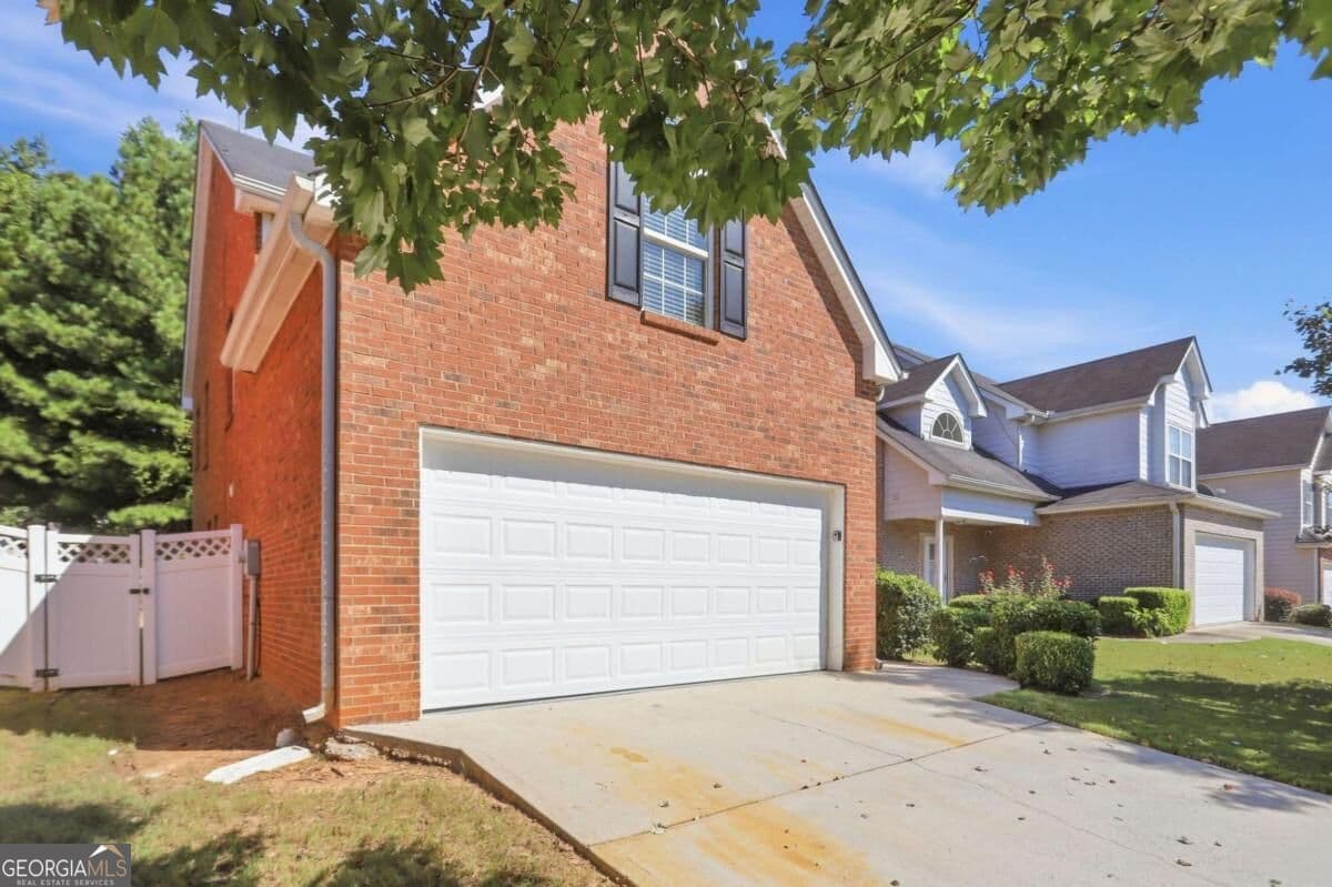 4 bedroom, 2.5 bathroom, 2,052 sq ft single family residence for sale at 185 Addy Lane, Stockbridge, GA 30281 — photo 2