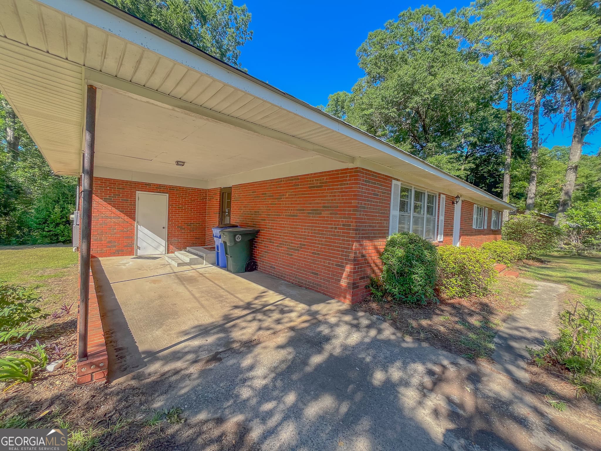 3 bedroom, 2 bathroom, 1,772 sq ft single family residence for sale at 307 Brookdale Drive, Dublin, GA 31021 — photo 3