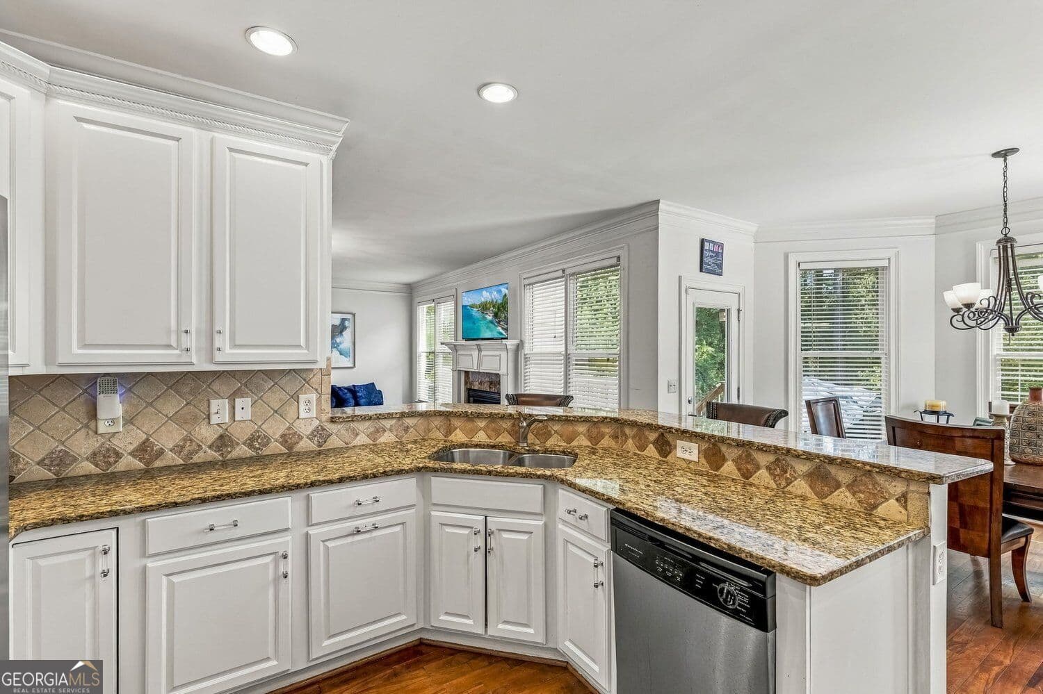 6 bedroom, 3 bathroom, 4,583 sq ft single family residence for sale at 4024 Herron Trail, Atlanta, GA 30349 — photo 9