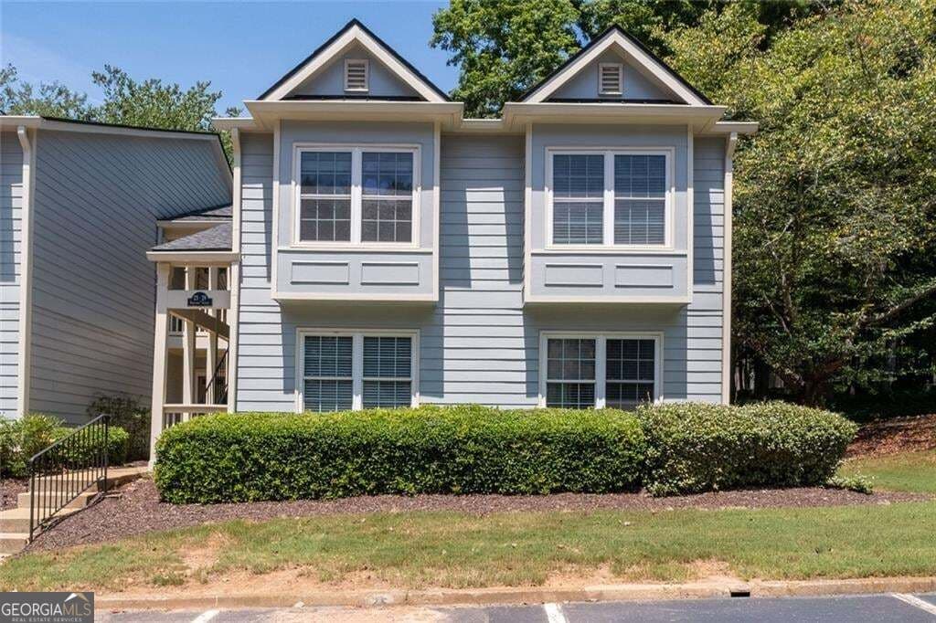 2 bedroom, 2 bathroom, 1,404 sq ft condominium for sale at 27 Doranne Court 27, Smyrna, GA 30080 — photo 2