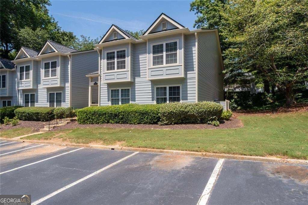 2 bedroom, 2 bathroom, 1,404 sq ft condominium for sale at 27 Doranne Court 27, Smyrna, GA 30080 — photo 3