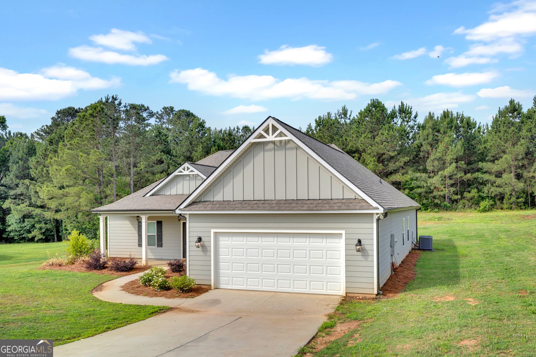 4 bedroom, 2.5 bathroom, 2,274 sq ft single family residence for sale at 112 Hunters Chase Court, Eatonton, GA 31024 — photo 3
