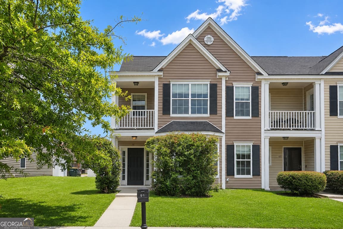 4 bedroom, 3.5 bathroom, 1,838 sq ft townhouse for sale at 91 Fairgreen Street, Savannah, GA 31407 — photo 1 of 39